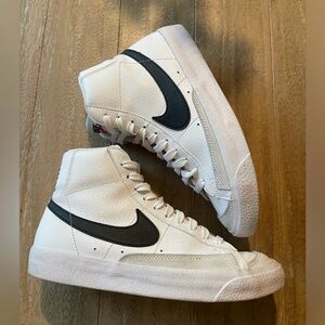 Nike White and Black Blazers Mid